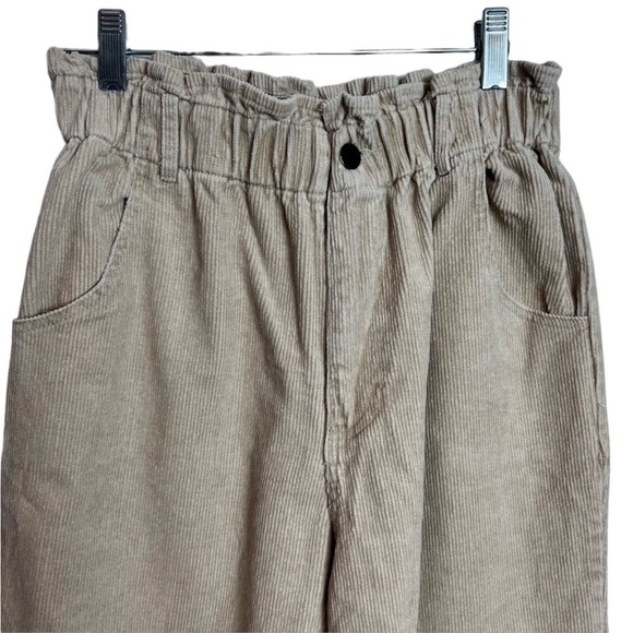 🌺LULU’s Corduroy Paperbag High-Waisted Cropped Pants Size Small🌺 - Picture 3 of 5